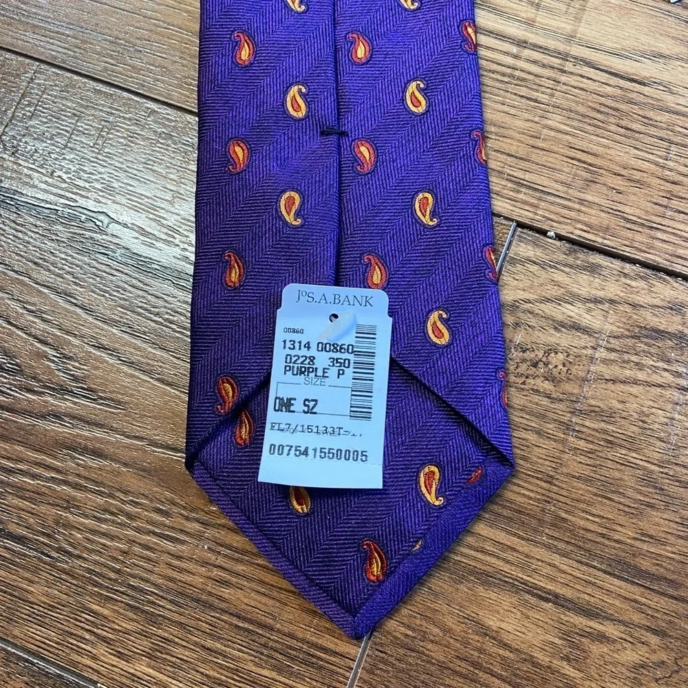 NWT JOS. A. BANK Purple Paisley Signature Collection 100% SILK Men's NECK TIE